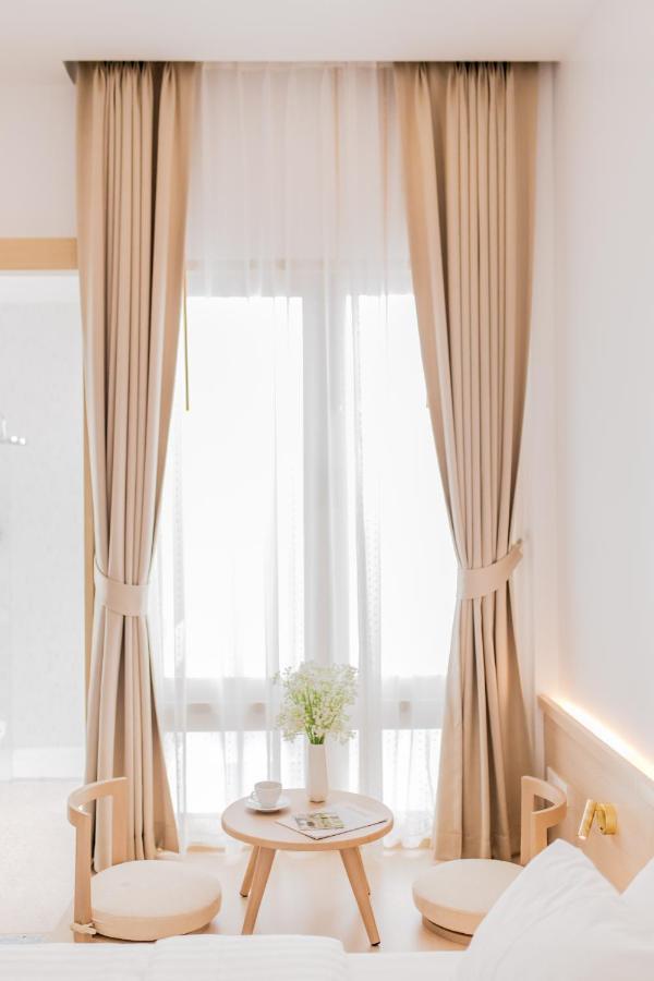 The Elements Boutique House Hotell Phuket Exteriör bild